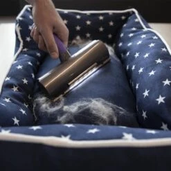 FurDaddy Batterij-aangedreven - Huisdier Haar Verwijderaar Voor Kleding - Herbruikbare Pluizenroller Voor Moeiteloze Verwijdering Van Kattenhaar & Hondenhaar - Zelfreinigende Pluizenborstel Voor Tapijt, Bank, Auto, Bed 16 FurDaddy Batterij-aangedreven - Huisdier Haar Verwijderaar Voor Kleding - Herbruikbare Pluizenroller Voor Moeiteloze Verwijdering Van Kattenhaar & Hondenhaar - Zelfreinigende Pluizenborstel Voor Tapijt, Bank, Auto, Bed -Merkloos Winkel 1200x1200 138