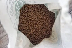 WOOOF Eend 18KG - Geperst Hondenvoer - Hypoallergeen Hondenvoer - Geperste Hondenbrokken - Droogvoer 14 WOOOF Eend 18KG - Geperst Hondenvoer - Hypoallergeen Hondenvoer - Geperste Hondenbrokken - Droogvoer -Merkloos Winkel 1200x800 28