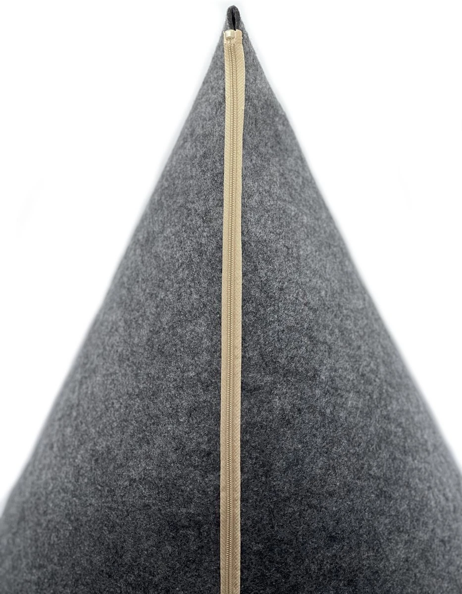 Grey Cat® - Kattenmand - Tipi Kattentent + Kussen - Vilt – Donkergrijs - Ø 57 Cm X 60 Cm 4 Grey Cat® - Kattenmand - Tipi Kattentent + Kussen - Vilt – Donkergrijs - Ø 57 Cm X 60 Cm - Afbeelding 2